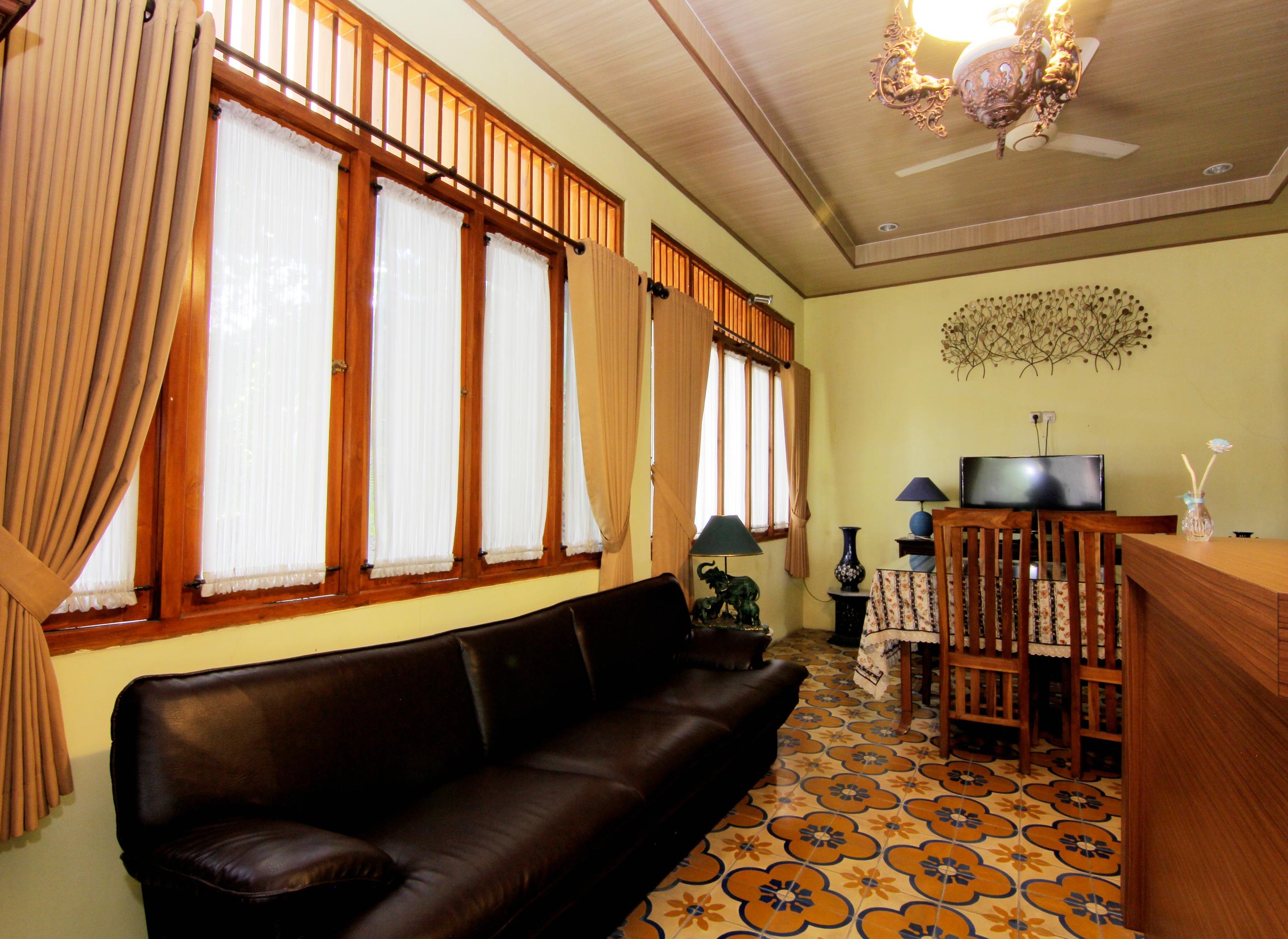 Embe Joglo Homestay Maguwo Exterior photo