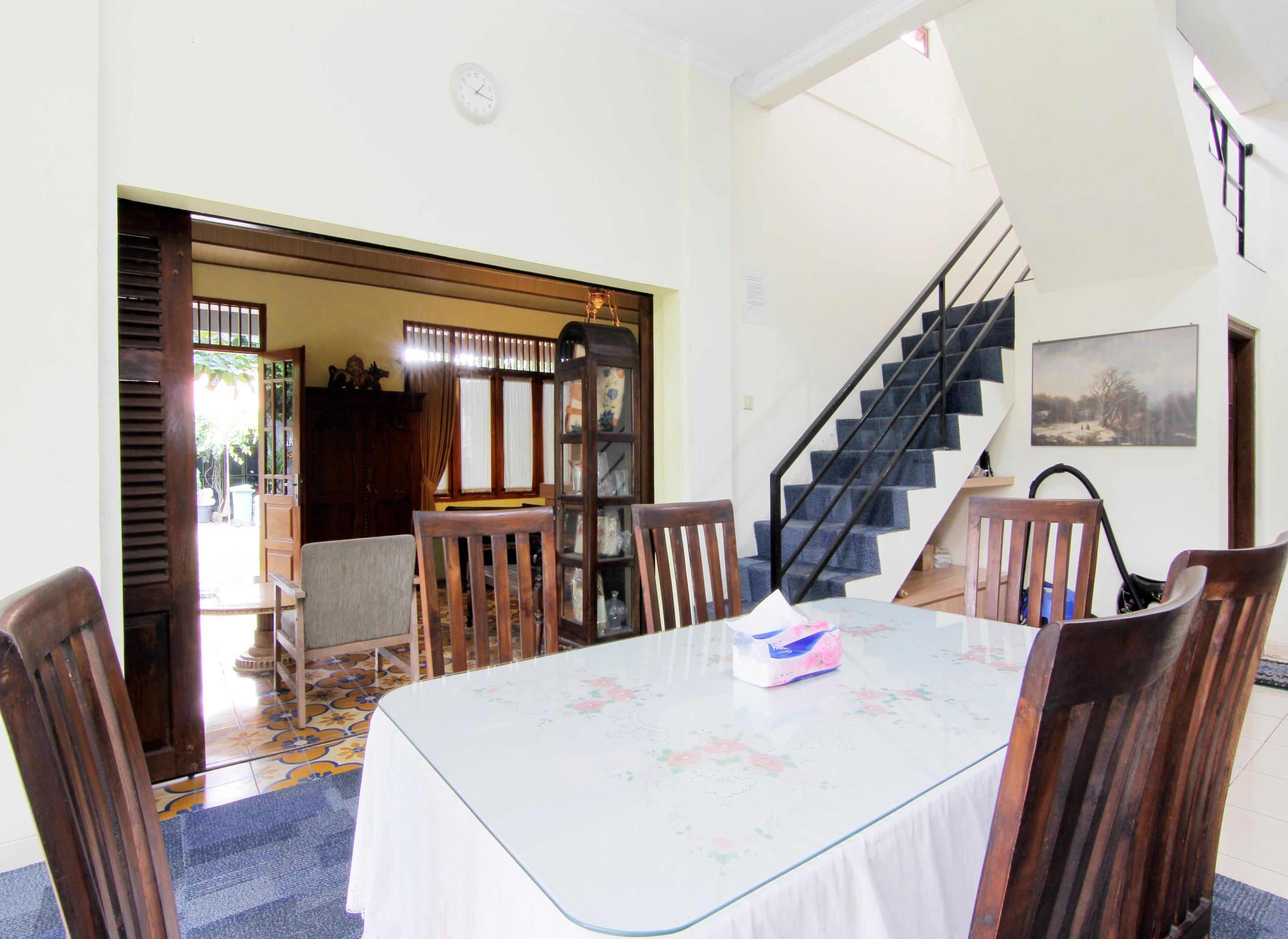 Embe Joglo Homestay Maguwo Exterior photo