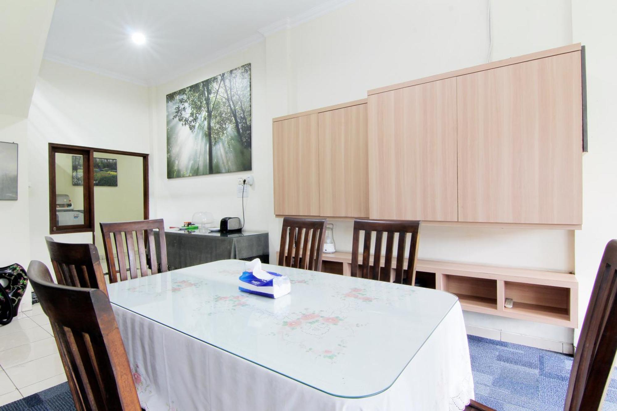 Embe Joglo Homestay Maguwo Exterior photo