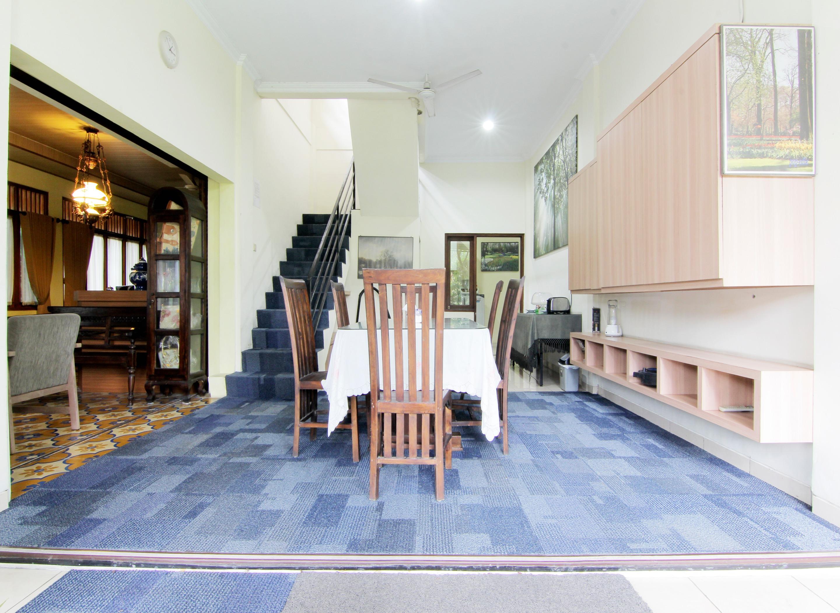 Embe Joglo Homestay Maguwo Exterior photo