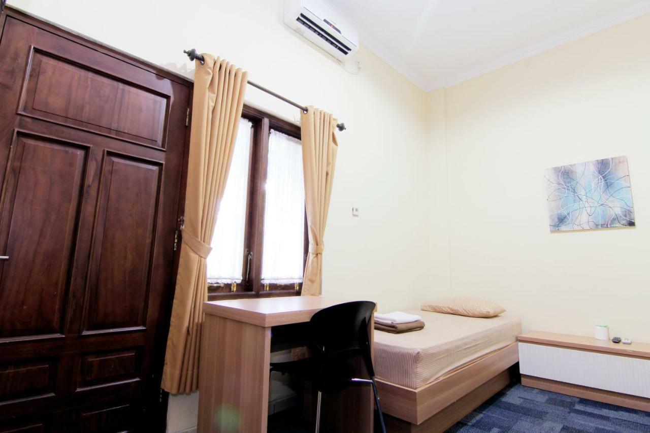 Embe Joglo Homestay Maguwo Exterior photo