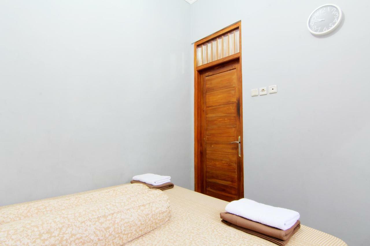 Embe Joglo Homestay Maguwo Exterior photo
